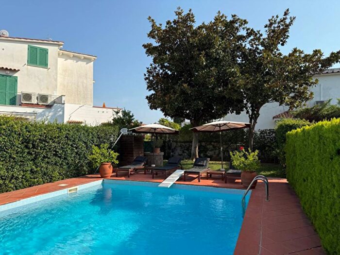 Casa con 6 locali in affitto in Via Telemaco, Centro, San Felice Circeo