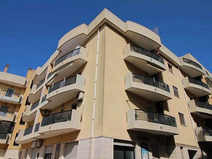 Appartamento trilocale in vendita in Via delle Ortensie, Martina Franca