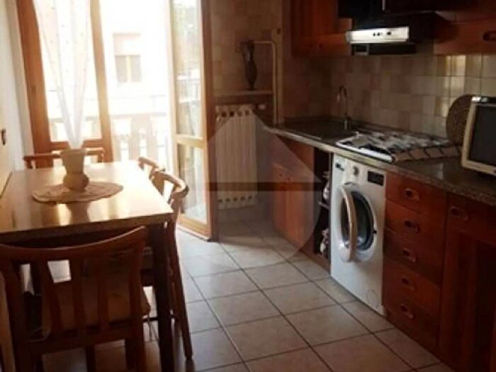 Appartamento trilocale in affitto in Via Madonnina, Centro, San Giovanni Lupatoto