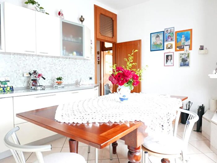 Casa quadrilocale in vendita in Via Genunzio Bentini, Forli