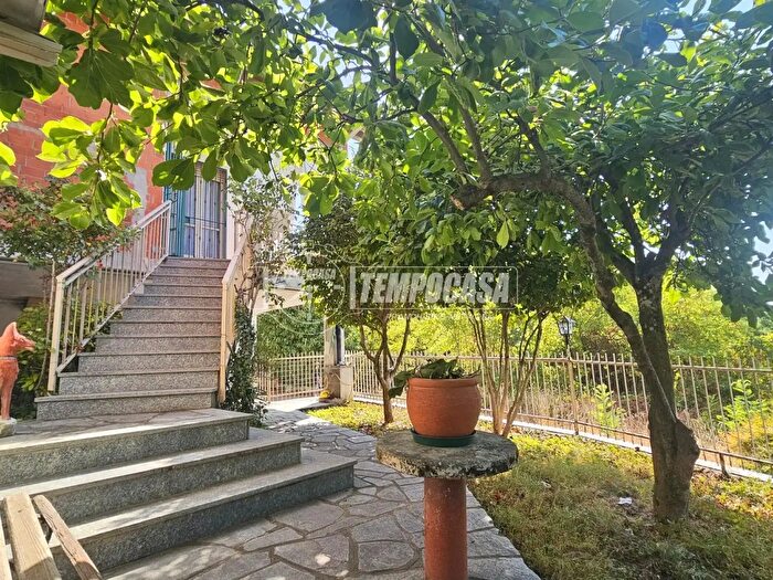Casa con 5 locali in vendita in Frazione Quarello, Piatto