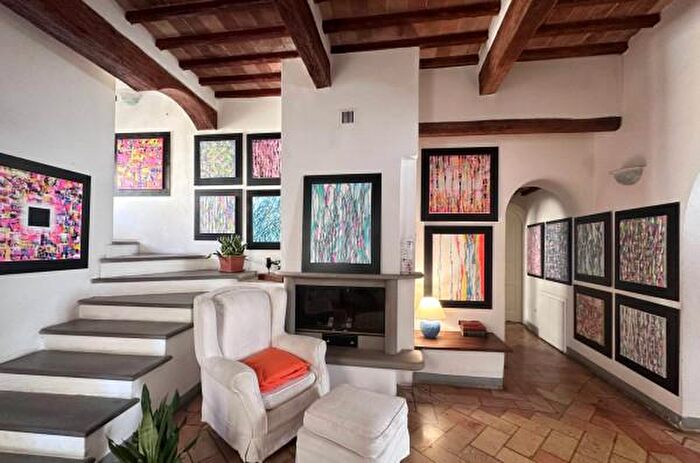 Appartamento con 6 locali in vendita in Via Guelfucci, Citta Di Castello