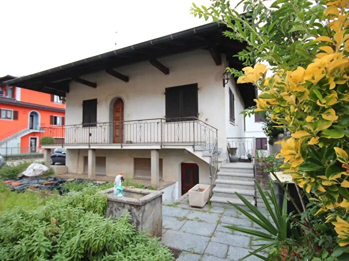 Casa quadrilocale in vendita in Via Cimitero, Cannobio