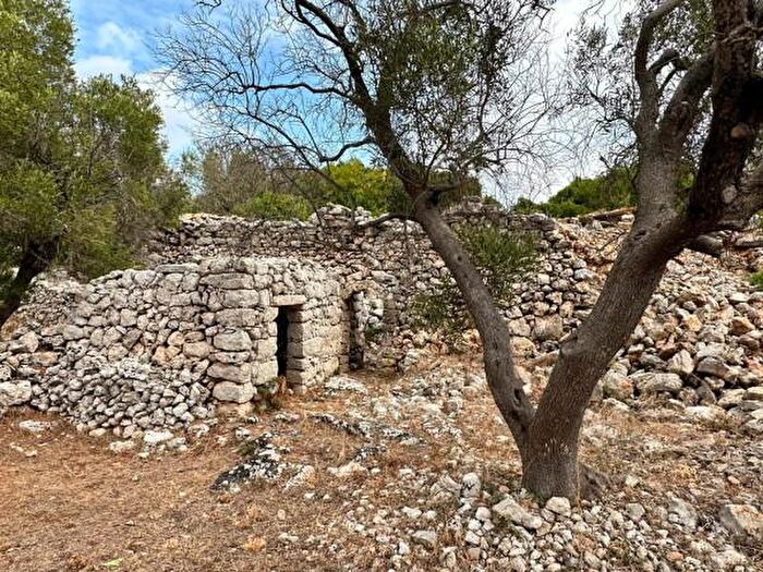 Casa con 6 locali in vendita in Via Madre Elisa Martinez, Castrignano Del Capo