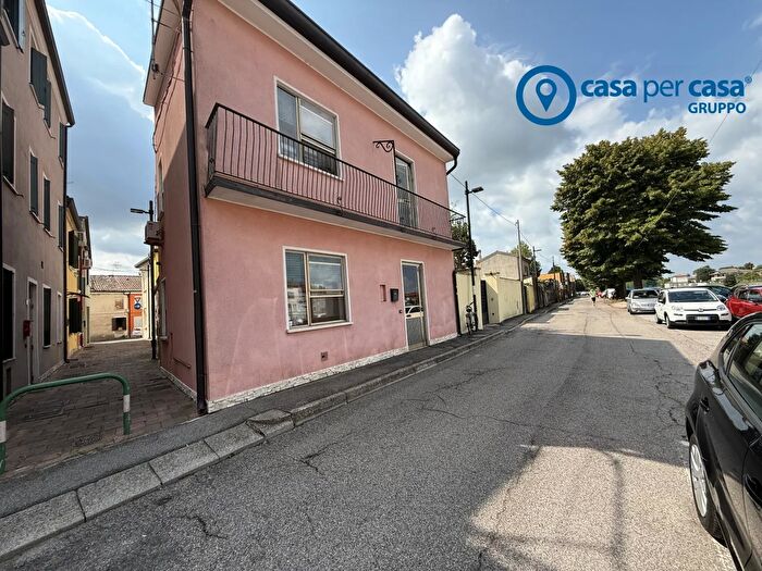 Casa trilocale in vendita in Adria Riviera Cesare Battisti, Adria