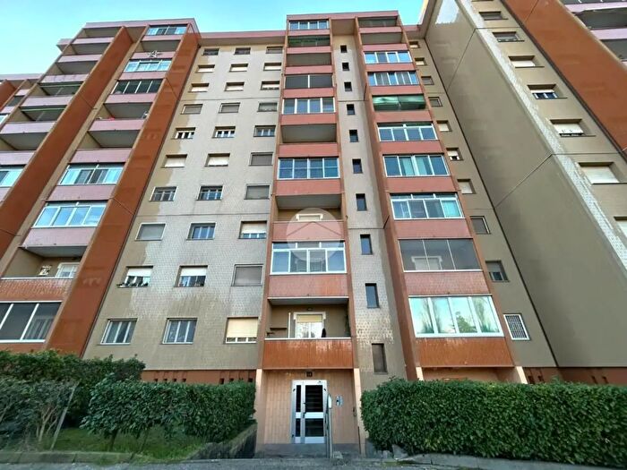 Appartamento quadrilocale in vendita in Via Benvenuto Cellini, Corsico