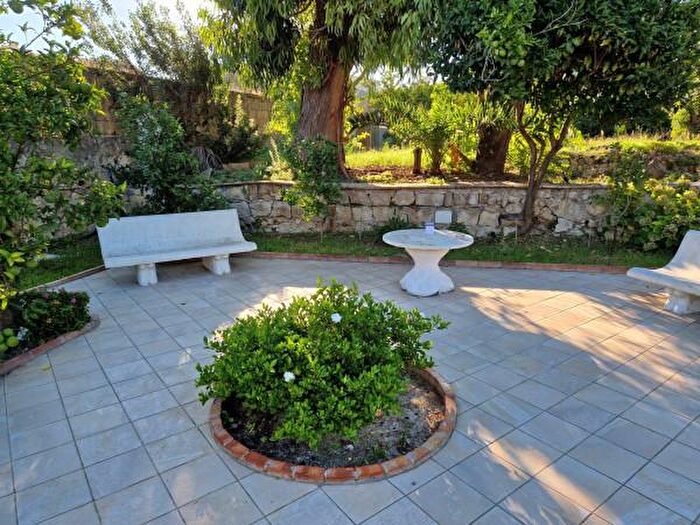 Casa con 6 locali in affitto in Via Lucullo, Bacoli