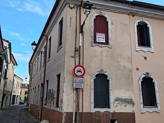 Casa con 9 locali in vendita in Adria Corso Mazzini, Adria