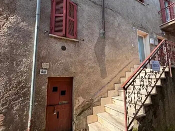 Appartamento trilocale in vendita in Via Regina Elena, Bassano In Teverina