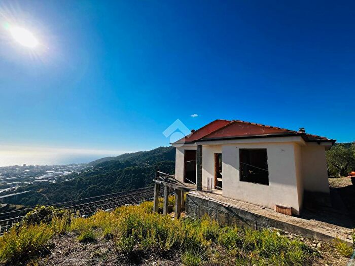 Casa con 5 locali in vendita in Regione Tuvi, Taggia