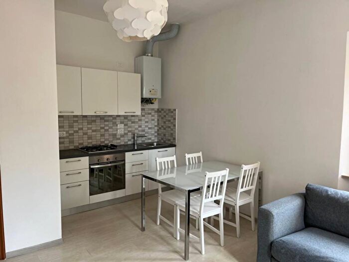 Appartamento trilocale in affitto in Piazzale Camerino, Piano, Ancona