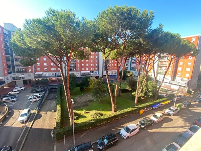 Appartamento trilocale in vendita in Via Ernesto Rossi, Roma