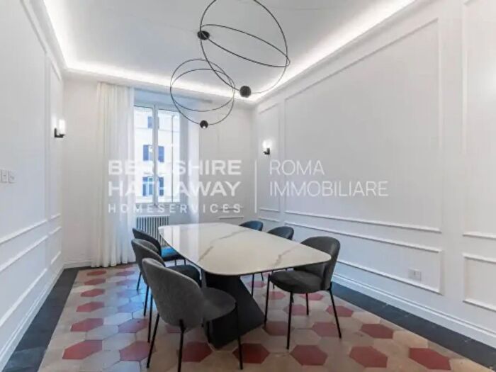 Appartamento quadrilocale in vendita in Via Cola di Rienzo, Roma