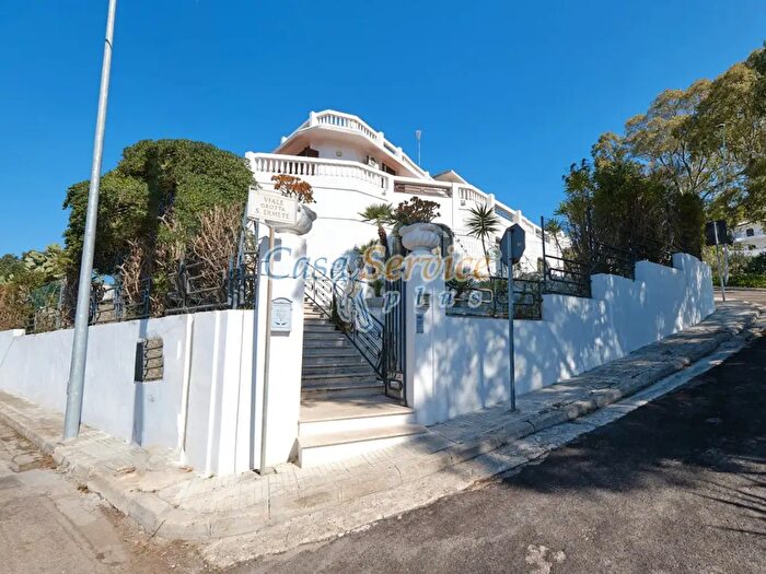Casa con 7 locali in vendita in Viale Grotta Sant'Ermete, Matino