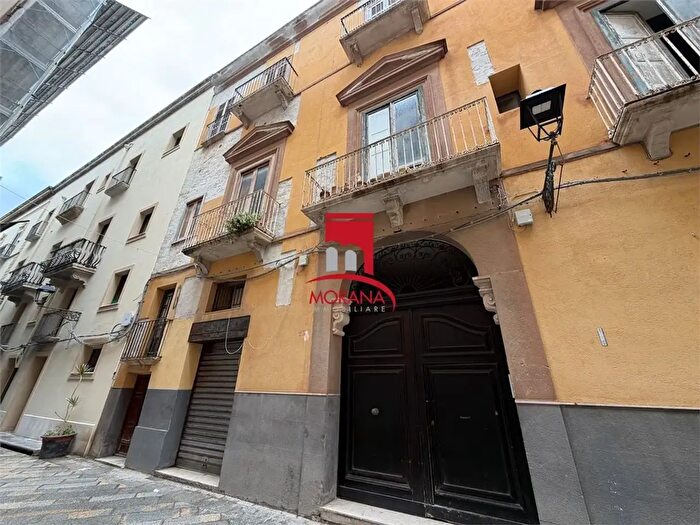 Appartamento trilocale in vendita in Via Badia Nuova, Trapani