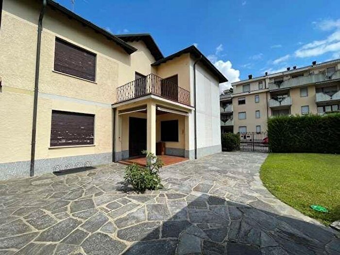 Casa con 5 locali in vendita in Via Piave, Barlassina