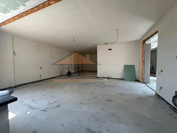 Appartamento trilocale in vendita in Via Santa Rita da Cascia, Giugliano In Campania