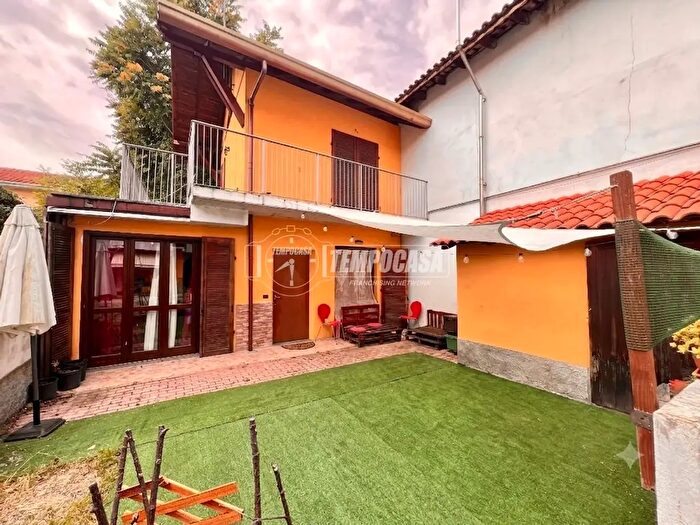 Appartamento bilocale in vendita in Via Francesco Baracca, Lonate Pozzolo