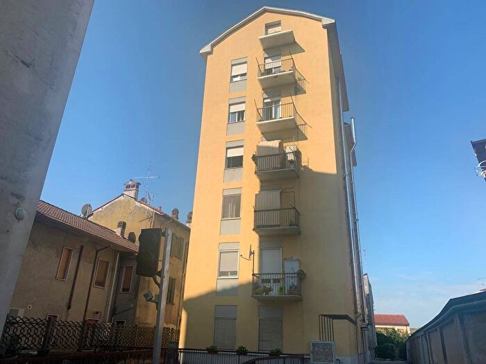 Appartamento bilocale in affitto in Corso Genova, Semicentro, Vigevano