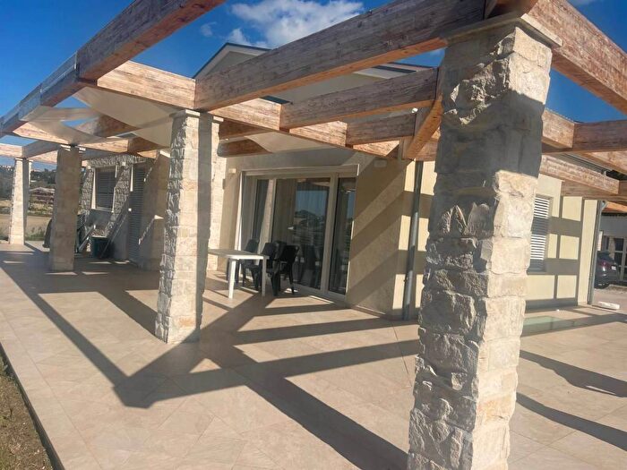 Casa con 6 locali in affitto in Centro, Camerano