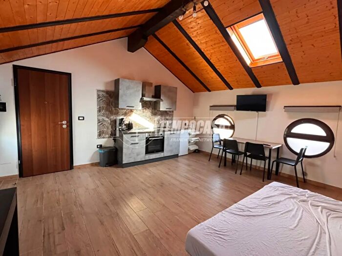 Appartamento bilocale in vendita in Via Magenta, Busto Arsizio