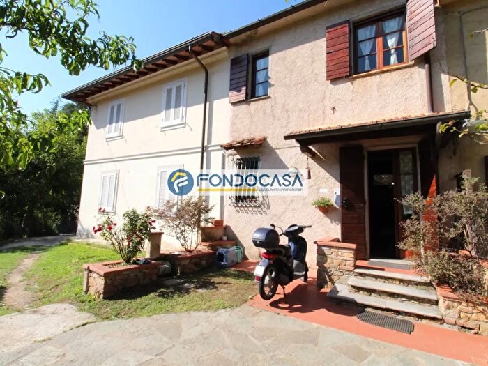 Casa quadrilocale in vendita in Via Cerro Grosso, Pietrasanta