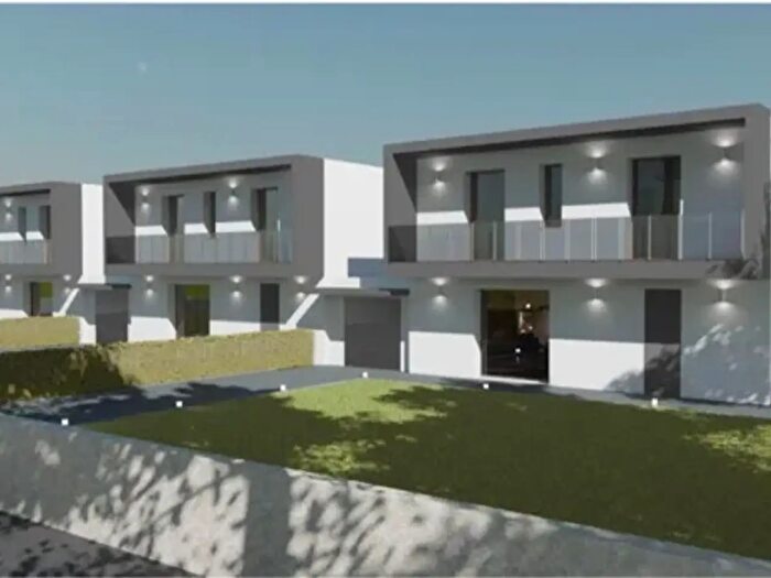 Casa con 5 locali in vendita in Modena