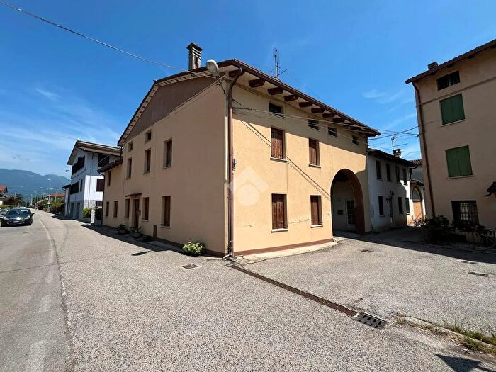 Casa trilocale in vendita in Località Proe di Sotto, Schio