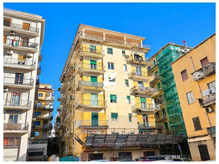 Appartamento trilocale in vendita in Via Mario Fabio, Salerno