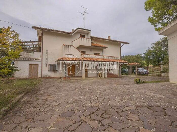 Casa con 7 locali in vendita in Contrada Fonte Bona, Montelupone