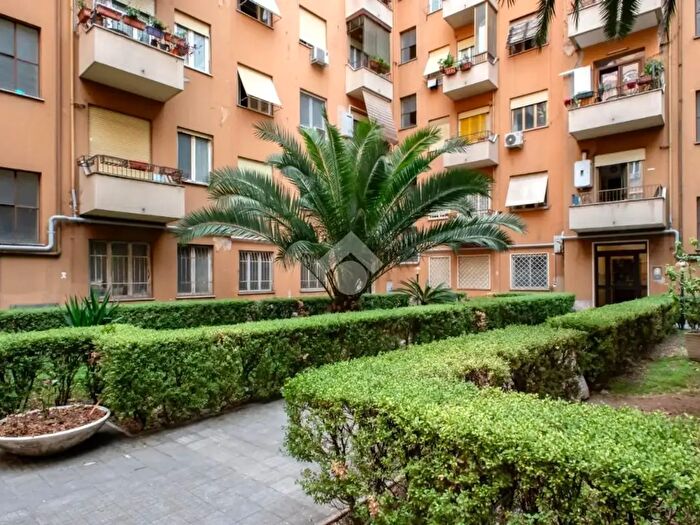 Appartamento trilocale in vendita in Via Silvio Benco, Roma