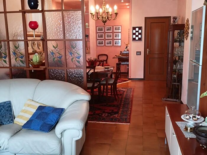 Appartamento con 7 locali in vendita in Piazza Marco Tosini, Castelnuovo Magra