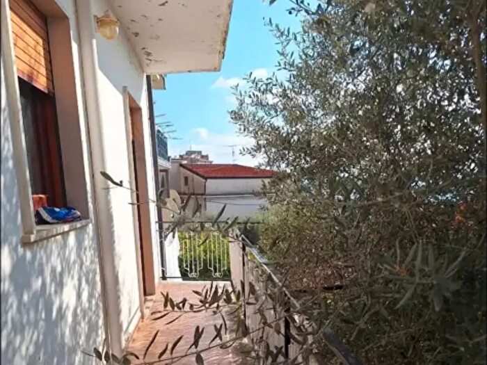 Appartamento con 6 locali in vendita in Via Kennedy, Aquara