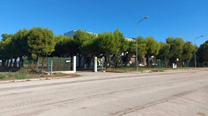 Appartamento trilocale in vendita in Scalo Saraceni, Manfredonia