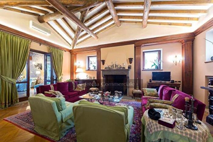 Casa con 6 locali in vendita in Brescia