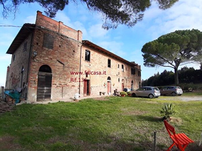 Casa con 6 locali in vendita in Via Gello, San Miniato