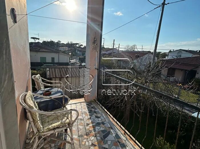 Appartamento trilocale in vendita in Pietrasanta