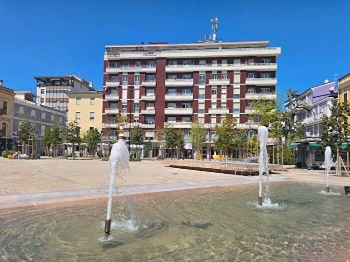 Casa quadrilocale in affitto in Piazza del Sacro Cuore, Stazione Centrale Corso Vittorio, Pescara