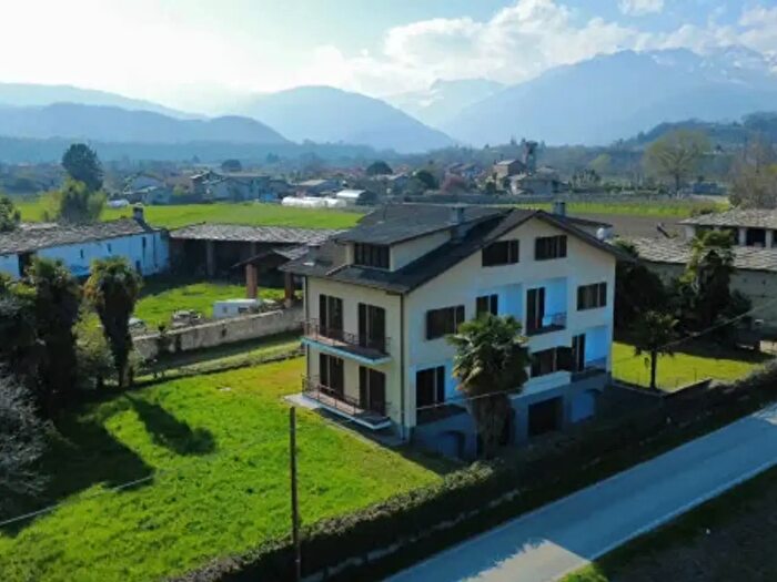 Casa con 6 locali in affitto in Via Dino Buffa, Campiglione Fenile