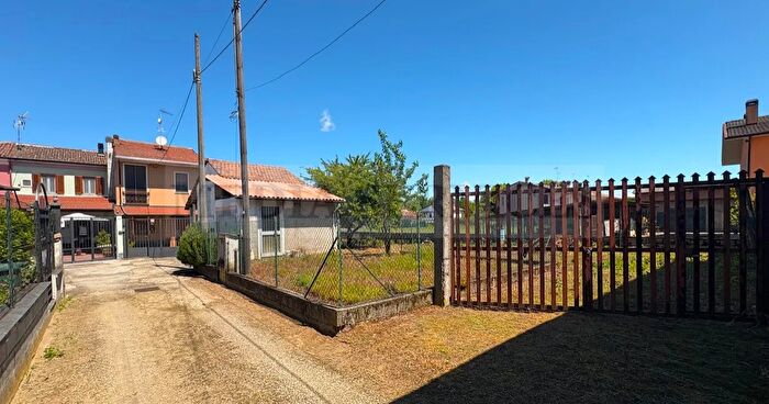 Casa trilocale in vendita in Via Piave N°, Dorno