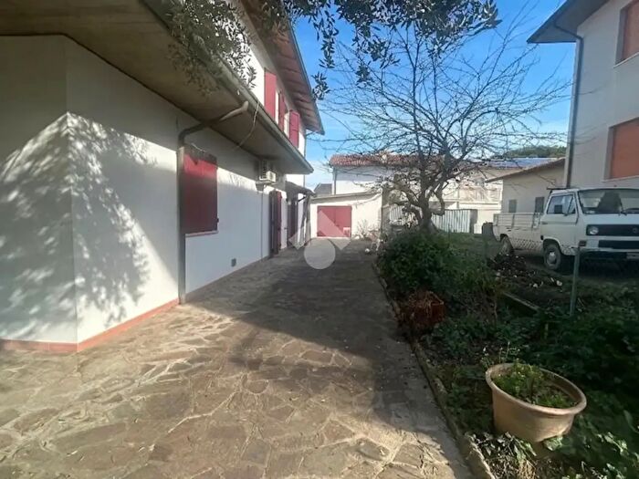 Casa con 5 locali in vendita in Via Martiri Fantini, Ravenna