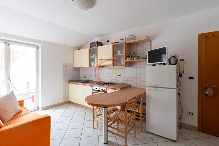 Appartamento bilocale in vendita in Via Strada Rivana, Nago Torbole