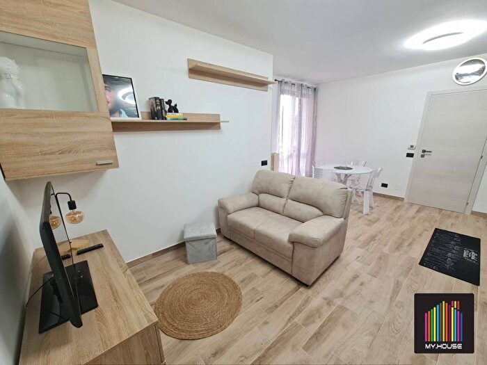 Appartamento bilocale in affitto in Via Monte Nero, Centro, Jerago con Orago