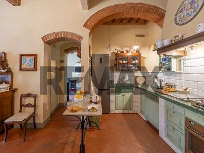 Casa con 9 locali in vendita in Via Pettinaccio, Crespina Lorenzana