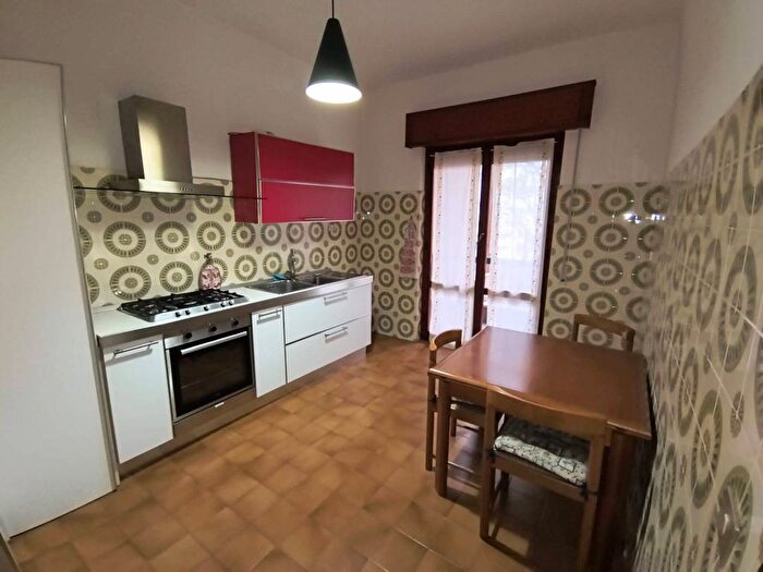 Appartamento quadrilocale in affitto in Via Giugno, Sestri Ponente, Genova