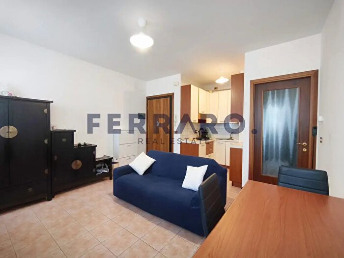 Appartamento bilocale in vendita in Via Duca dAosta, Carbonera