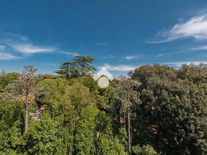 Appartamento con 7 locali in vendita in Via Massimi, Roma