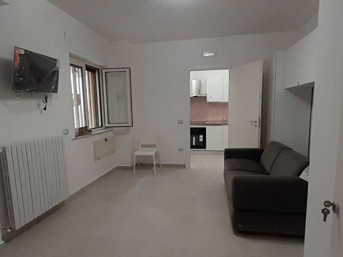 Appartamento monolocale in affitto in Via Domenico Fontana, Arenella, Napoli