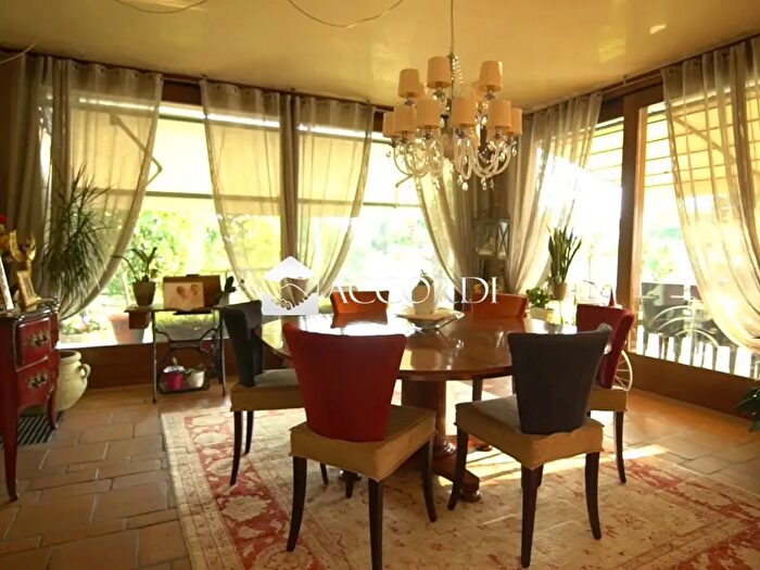 Casa con 6 locali in vendita in Refrontolo