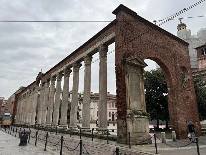 Appartamento trilocale in vendita in Via Gian Giacomo Mora, Milano